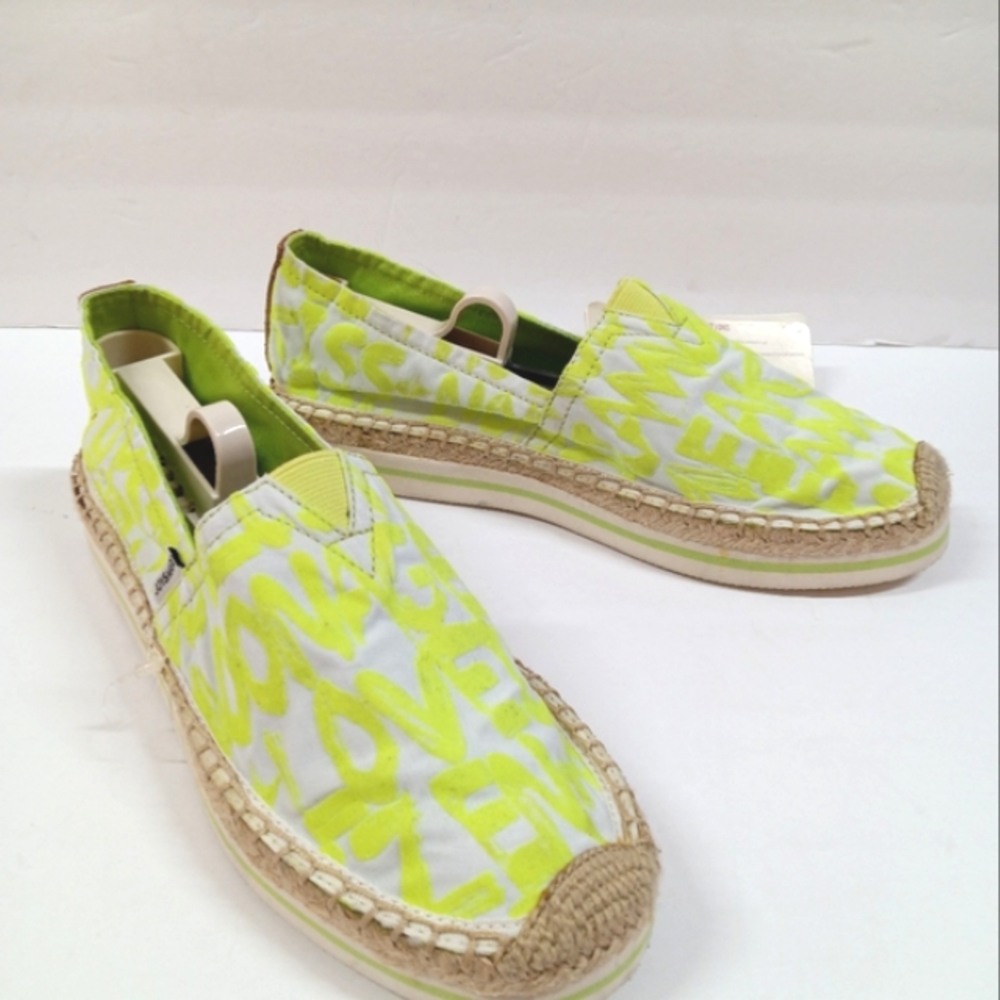 NEW Joy & Mario Love Flocked Print Letters Neon Yellow/Green Size 7